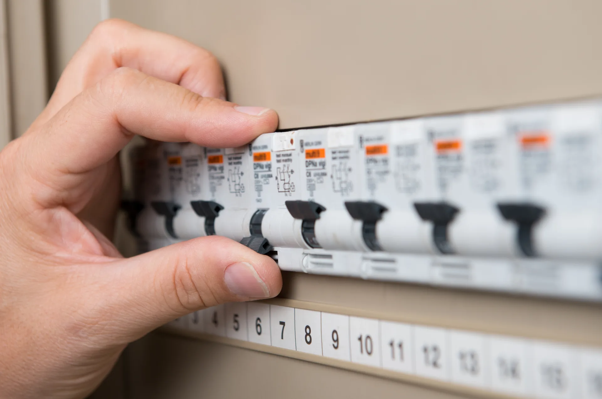 Electrician Boolaroo, licensed electricians serving Boolaroo